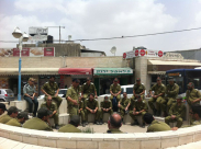 بالصور: قوات من الجيش الاسرائيلي تجوب شوارع وأزقة مدينة اللد